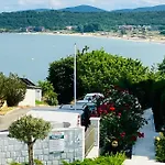 Splandid By The Sea *